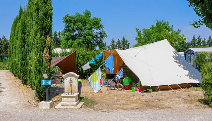 Camping Les Fontaines (84)